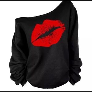 EDGEY SUPER CUTE 💋ON BLACK TOP W COLD SHOULDER